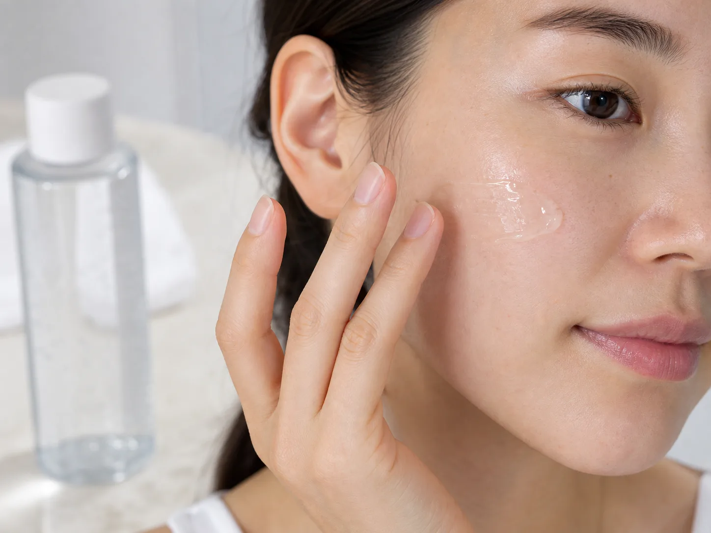 Hyaluronic Acid product texture being applied to skin